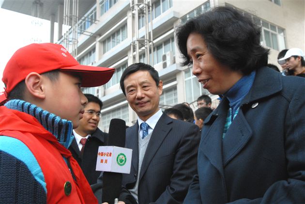 陈小娅部长接受中国小记者采访