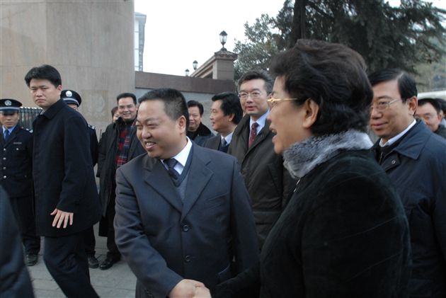 全国人大常委会副委员长、全国妇联主席陈至立莅临棠湖中学视察