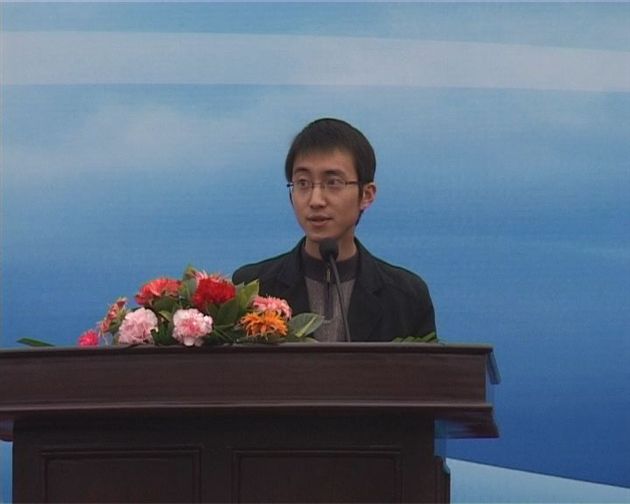 教师代表任飞扬老师发言