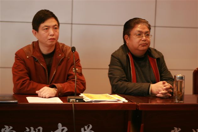 年级组长刘明老师主持大会