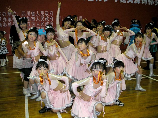 棠外附属小学啦啦操代表队喜摘四川省桂冠（二）
