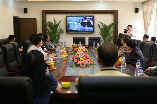 观看媒体对零班的相关报道（一）