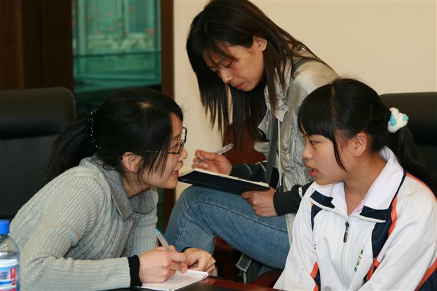 儿童基金会新京报记者到我校采访报道（三）