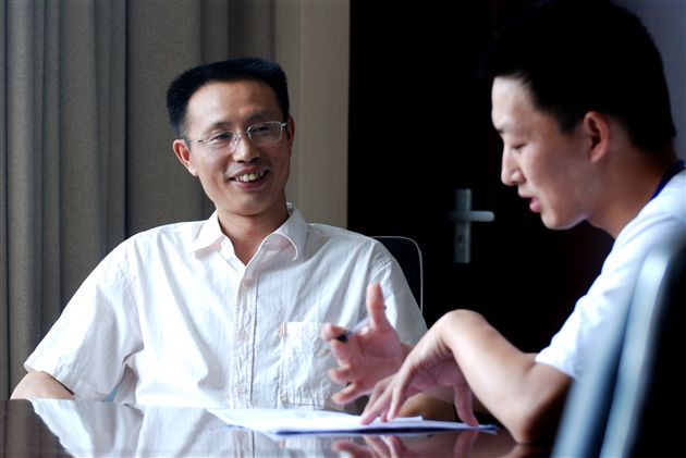 聂婉舒的父亲在介绍培养孩子的经历