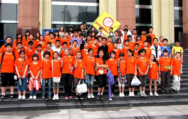 棠外首届国际夏令营学生参观四川省科技展览馆(一)