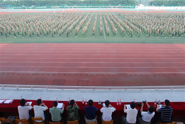 棠中外语学校2012届新生军训汇报表演2