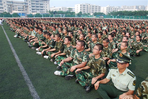 棠中外语学校2012届新生军训汇报表演13
