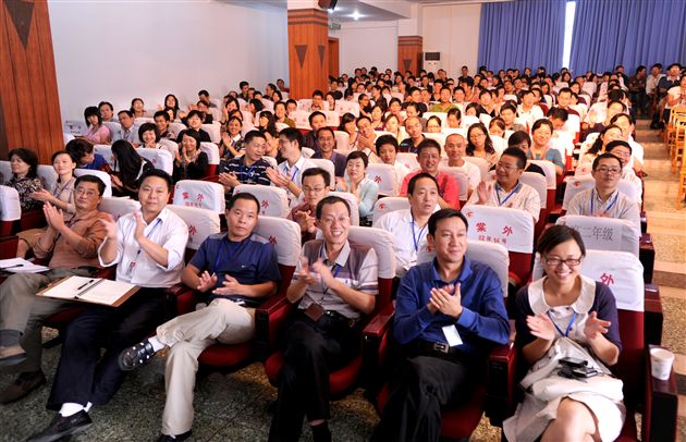 棠外师生热烈欢送黄光成校长赴京参加国庆观礼13