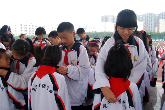 棠外附小隆重庆祝中国少年先锋队建队60周年2