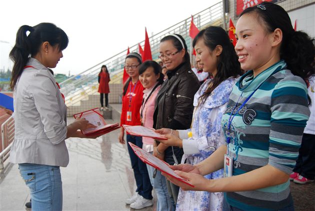 棠外附小隆重庆祝中国少年先锋队建队60周年4