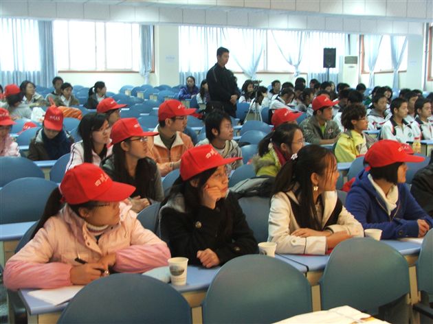 川大志愿者代表与零班学生代表