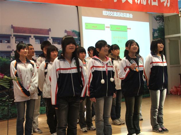 零班学生演唱《和你一样》