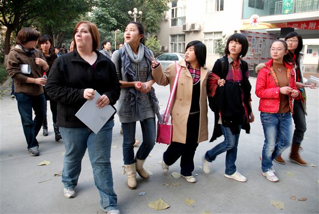 四川大学国际交换生在棠外参观交流2