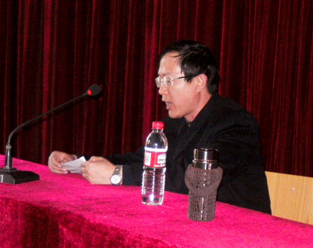 棠外仁譞文学社副社长彭光秀老师作高中文学社本年度工作安排