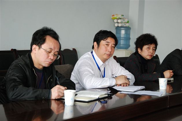 学校领导认真听取家长意见和建议