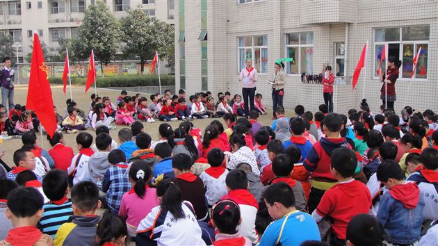 棠外附小植树节活动2