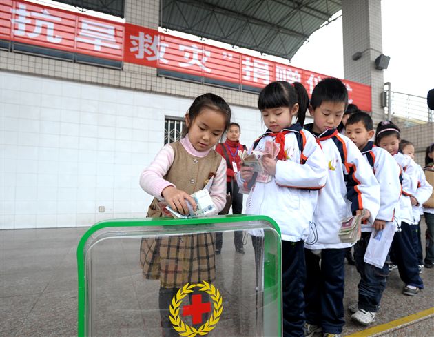 爱如春雨　抗旱救灾14