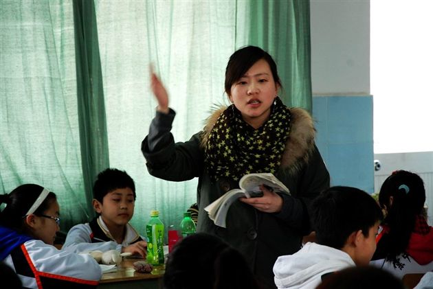 青年教师董文文赛课--《闻一多先生的说和做》