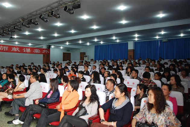 棠外高2012级“家长开放日”活动2