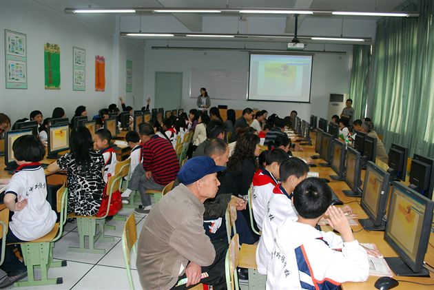 棠外附小家长开放日活动1