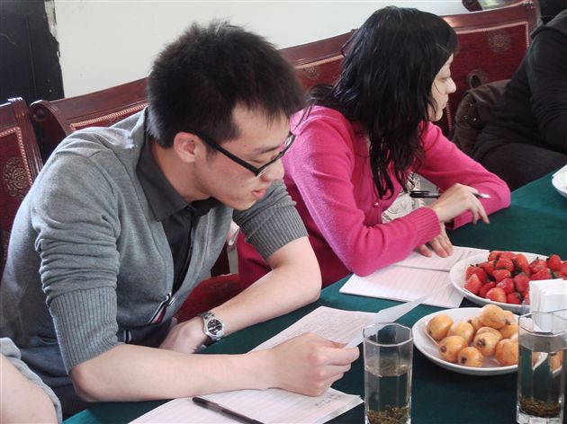 初2010届党小组活动1