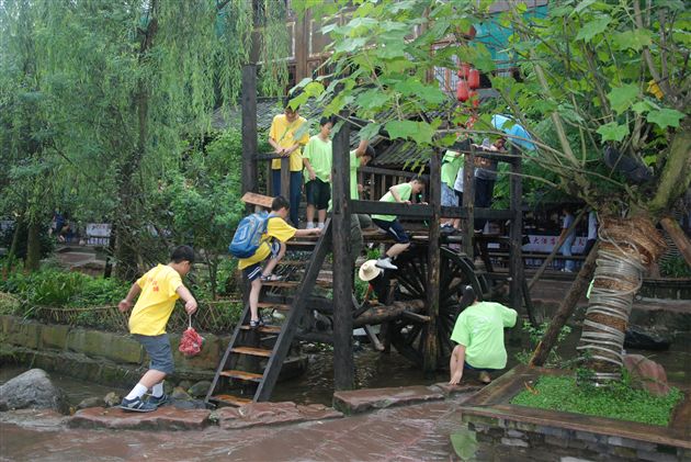 参观古镇黄龙溪2