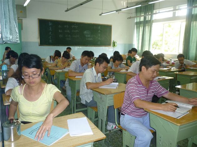 初2013级首次班主任工作交流会2