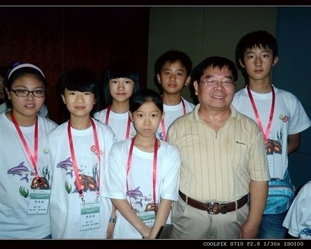 和科学家的合影