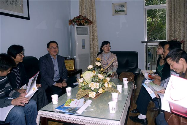 华阳小学领导在棠外附小参观交流1