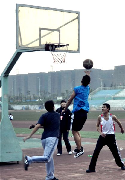 跳的高，投的准