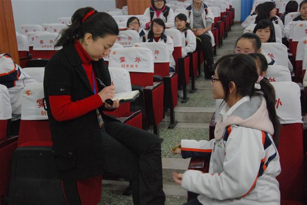 棠外“首届知名企业寒假实习生招聘会”4</p><p>　　