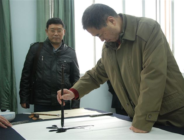 书法家张景岳现场挥毫