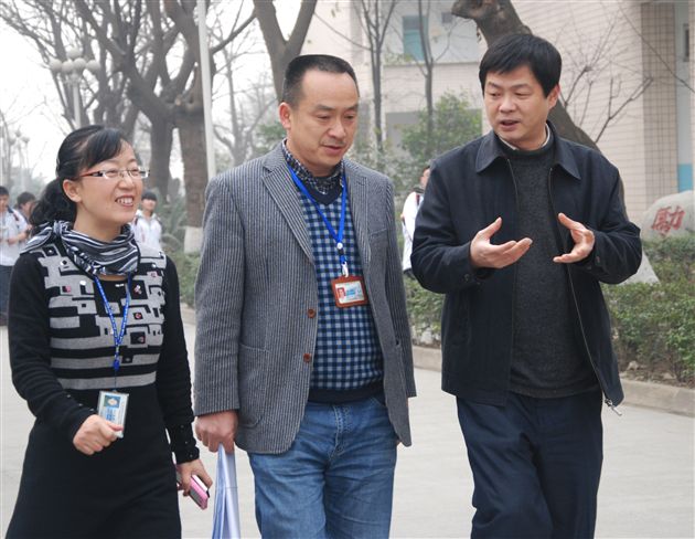 四川省教育厅党组成员、副厅长洪流莅临棠外考察指导