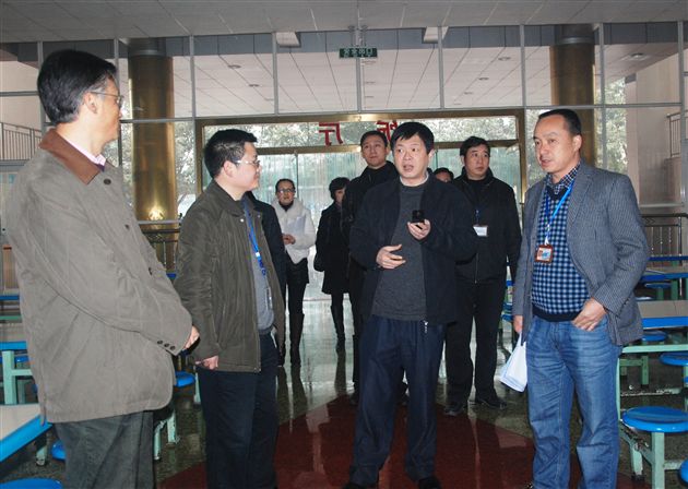 四川省教育厅党组成员、副厅长洪流莅临棠外考察指导