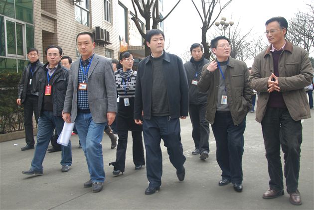 四川省教育厅党组成员、副厅长洪流莅临棠外考察指导