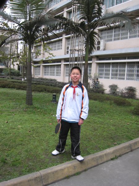 棠外附小参加双流县第一届运动会中小学生乒乓球锦标赛获佳绩
</p><p>　　