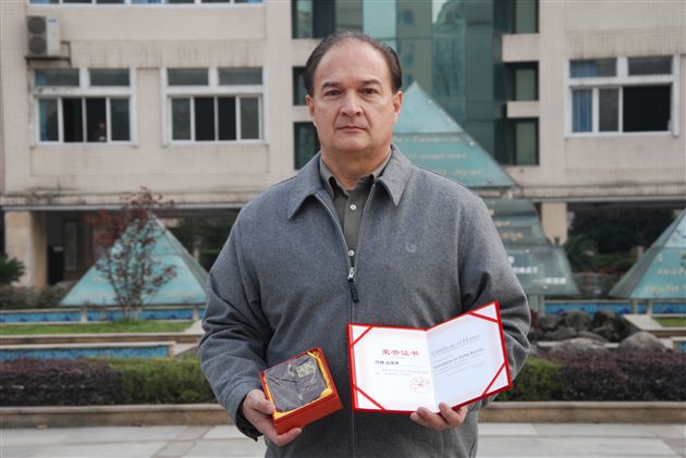 棠外PGA外籍教师被评为“四川省2010年度优秀外籍教师”