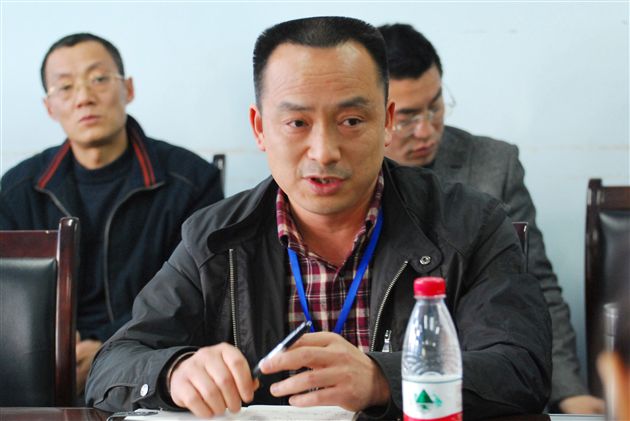 棠外举行2011年应届大学生座谈会