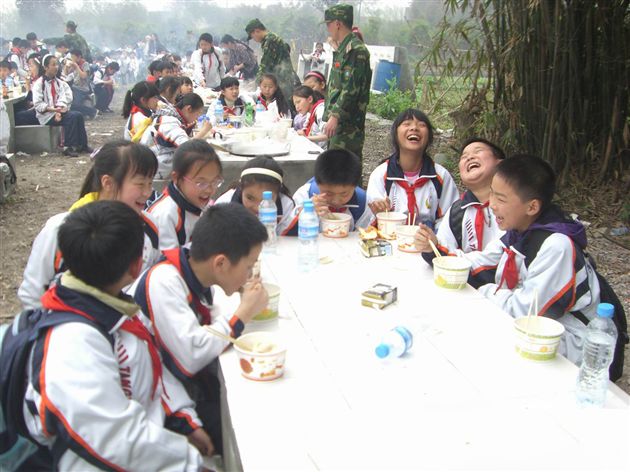 责任扛在肩　祖国记心间——记棠外附小四五年级社会实践活动