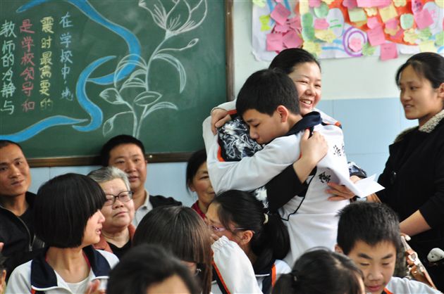 棠外举行初2013届“家长开放日”活动