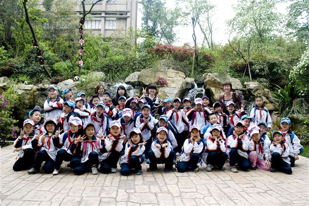 亲近自然 爱护动物——棠外附小一年级社会实践活动