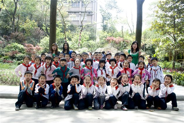 亲近自然 爱护动物——棠外附小一年级社会实践活动