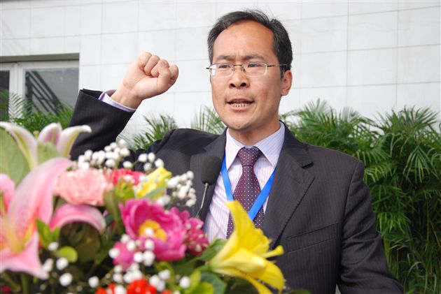 群情激昂震霄汉 高考冲刺待金榜——记棠外高2011届成人宣誓仪式暨高考冲刺誓师大会