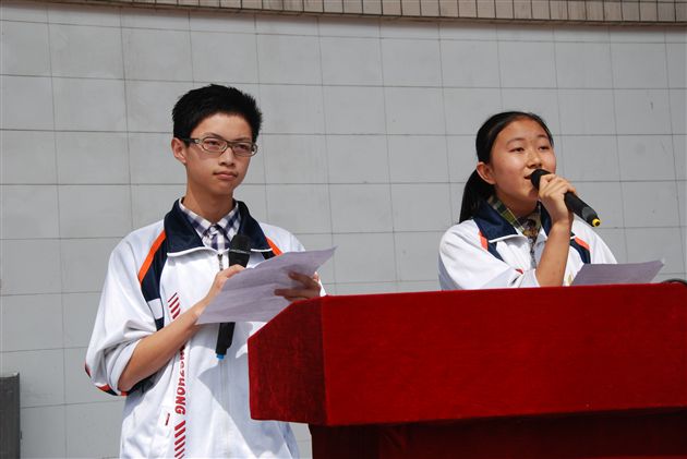 棠中外语学校初2011届举行中考冲刺动员大会