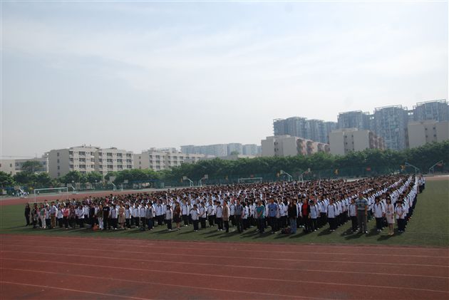 棠中外语学校初2011届举行中考冲刺动员大会</p><p>　　