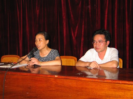 学校党总支开展保先教育活动知识测试——双流县教育局副局长毛国聪同志到场督查