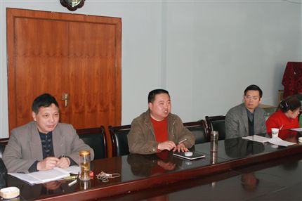 棠中召开退休老教师座谈会(一)