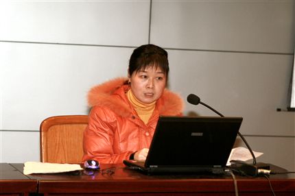 棠中第十七期业余党校培训：谭亚琼老师授课