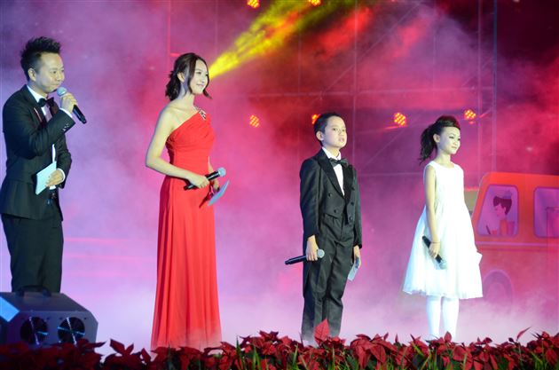 棠外十周年校庆朱磊 崔佳等主持庆典晚会